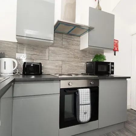 Apartment Modern 2 Bed House - Sleeps 6 - Near Centre Leeds (West Yorkshire)